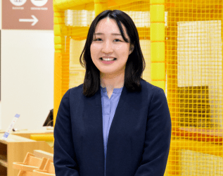 買取課長 野浦真名美