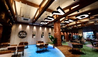 遊べるクルマ屋さんSUV LAND